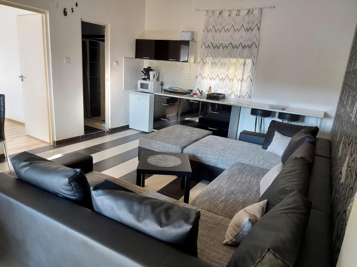 שיופוק Corner Apartman 5 מראה חיצוני תמונה