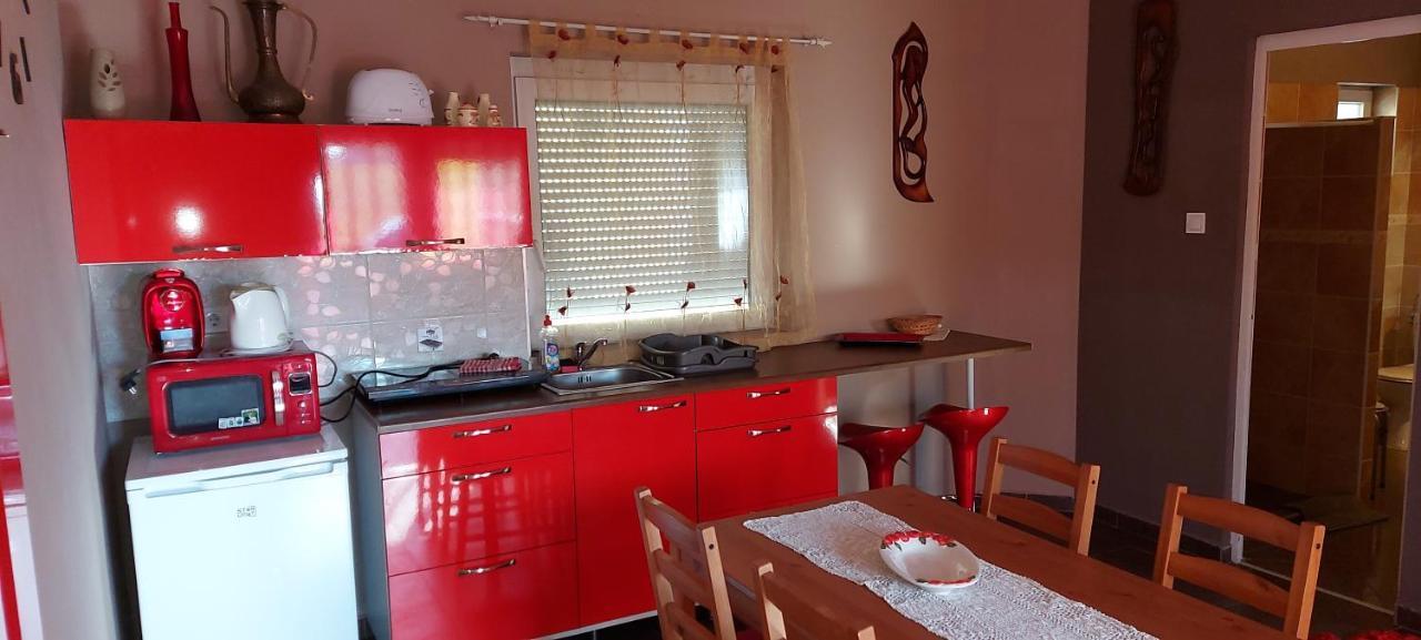 שיופוק Corner Apartman 5 מראה חיצוני תמונה